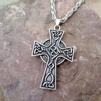 SanLan 12PCS Veľkoobchod Kríž viking Prívesok Triple Roh Odin Keltské Náhrdelníky Muž Kresťanské Osobnosti Viery Darček Šperky