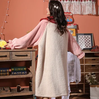 One-piece Flanelové Jahoda Dekorácie Pyžamo Zimné Nightdress pre Ženy s Kapucňou Sleepwear Dlho Pribrala Domáce oblečenie Nightdress
